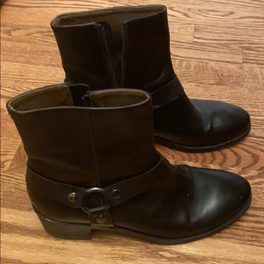 Black leather flat moto boots